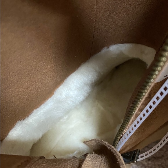 UGG Women's Classic Suede Boot New size 8 10 - Picture 3 of 6